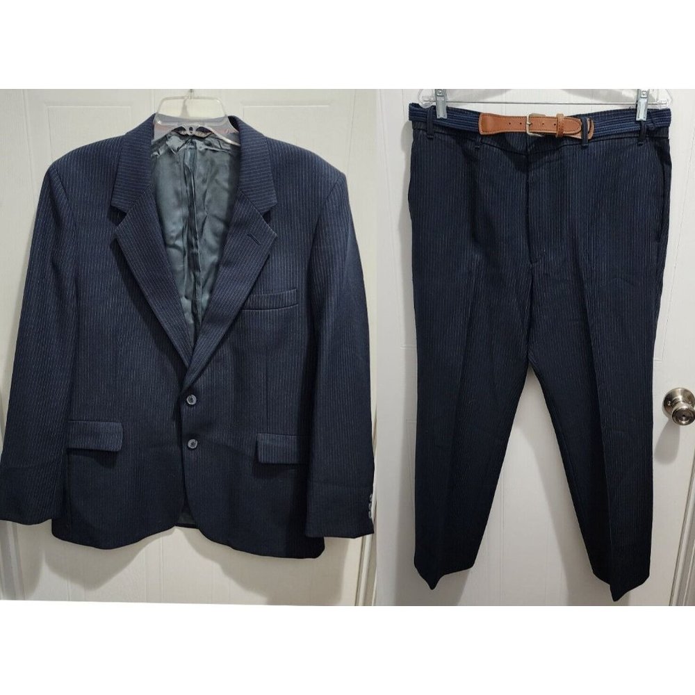 VTG Levis Action Suit Business Class Navy Pinstripe 2-pc Jacket + Pants USA 44R